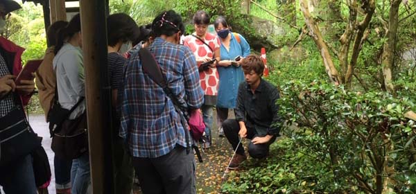 当園にて、ハーブ王子こと野草研究家の山下智道さんとの野草散策を皆さん楽しまれました。ありがとうございました。