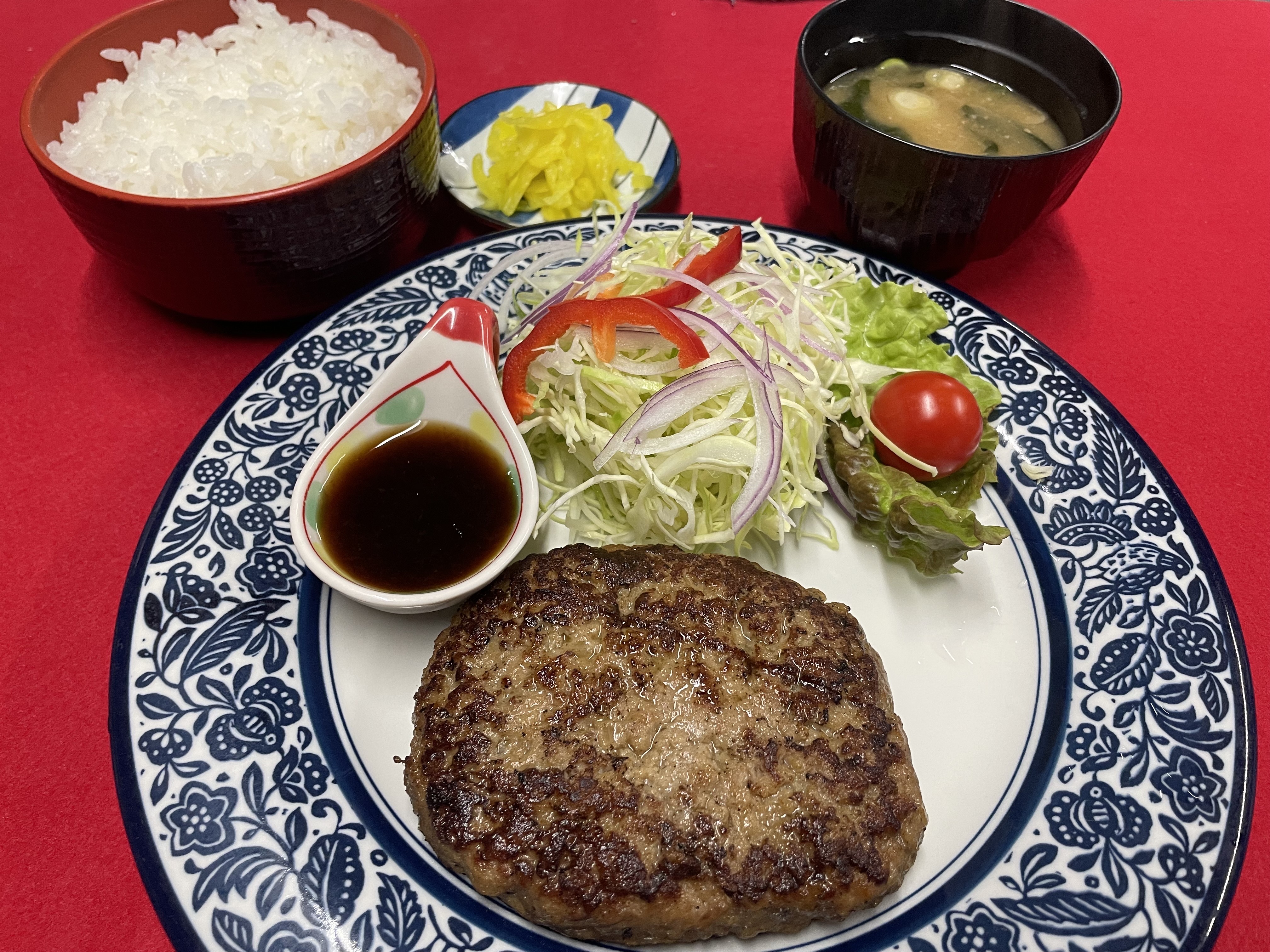 デミグラスハンバーグランチ
