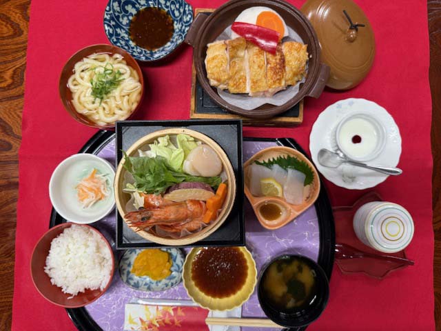 海鮮セイロ蒸し鶏陶板御膳